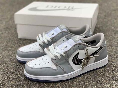 dior air jordan preis|Air Jordan 1 low Dior.